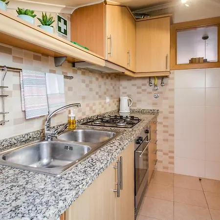 Santos Gem I - In Trendy Neighborhood * Lizbona